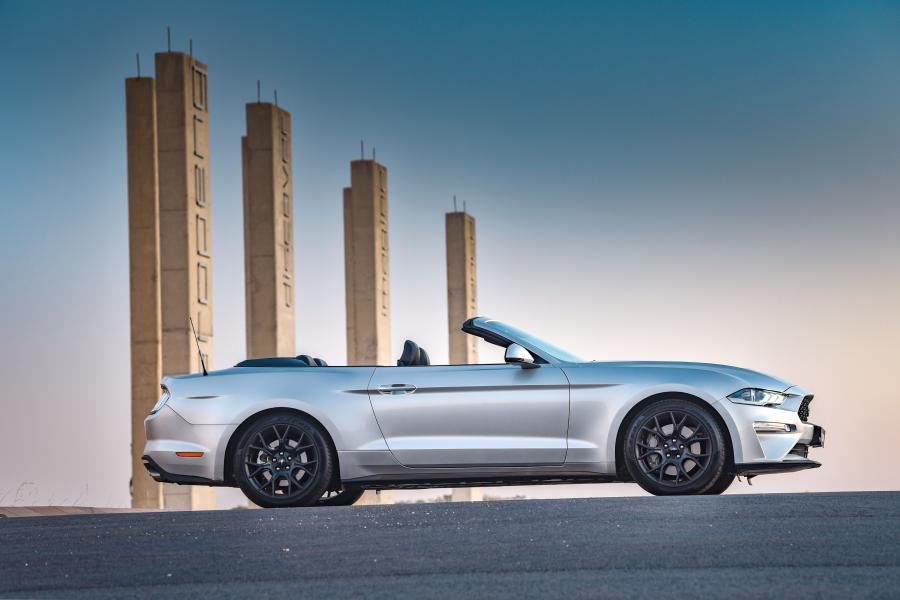  Ford Mustang EcoBoost Convertible 2019 года  (ZA) (фото 22 из 40)